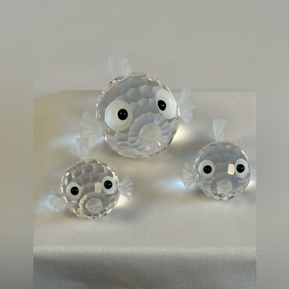 Swarovski Crystal Figurines Blowfish Retired- set of three . - Picture 2 of 16